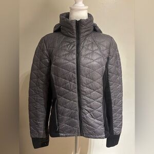 Guess Women’s Gray & Black Quilted Puffer Light Jacket Sz Large Hooded Full Zip
